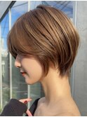 表参道くびれショート白髪ぼかし切りっぱなしボブレイヤーカット