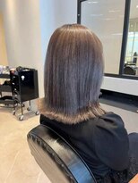 ダブル(W)&nbsp;グレージュカラー/外はねミディ