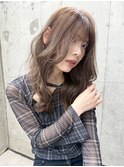 ベージュ
