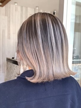 ラグーン(LAGOON) バレイヤージュグレージュハイライトダブルカラーケアブリーチ