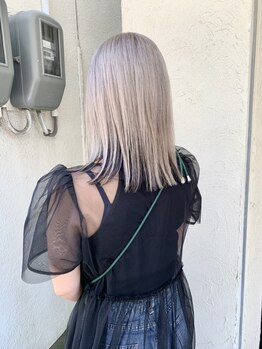 ブラン 阪急伊丹駅前店(Blanc.)の写真/【阪急伊丹駅徒歩3分】トレンド×似合わせが叶うあなただけのカラーをご提案！透明感あるヘアスタイルへ＊