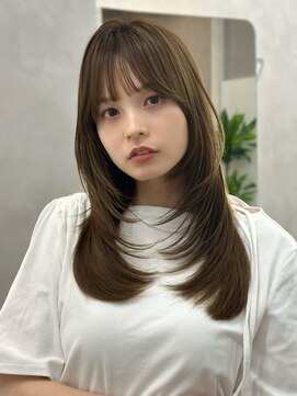 オムニス 表参道(Omnis) 韓国ヘアミディアムレイヤーカットイメチェン小顔サイドバング