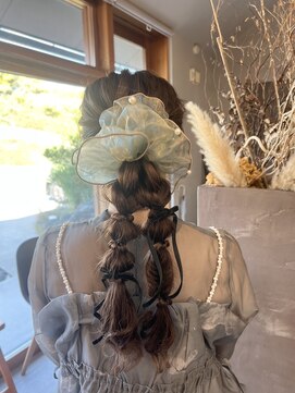 パルムヘアー(Palm hair) ツインポニー編みおろし