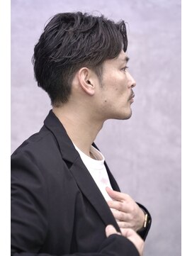トラスト ザ バーバー 東京駅日本橋店(TRUST the Barber) センターパート/フェザーパーマ/メンズパーマ