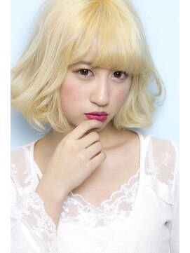 ビューティーアンドケアカロン(Beauty and Care CALON) 【銀座】肌色に馴染み可愛い印象を与えるイエローハニーゴールド