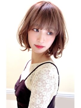 レウナ 外苑前(Reuna) 大人可愛くニュワンスパーマ ひし形ボブ 20代30代40代