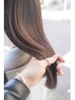 ネイヴィル(navile)&nbsp;抜け感スタイル　べージュカラー　２０代/３０代/４０代