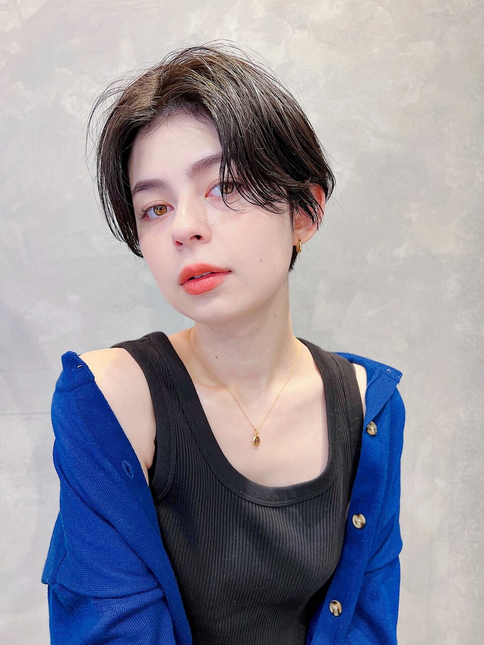 大人ショート 前下がり 前髪なし ハンサム ジェンダーレスK1026