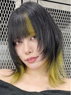 ウィコ 新宿(WICO) イエローブラック[新宿駅/イメチェン/ハッシュカット]