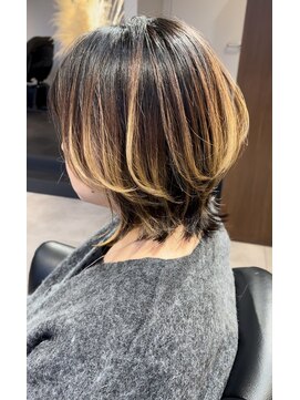 ユーリ(JUURI) 丸みとくびれのネオウルフ