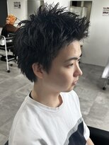 ヒュイル バイ ニアウ(Hwyl by Niau) メンズマッシュパーマニュアンスパーマスパイラルパーマ刈り上げ