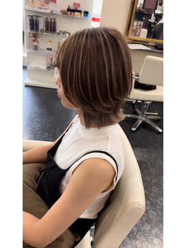 アイズ 渋沢(AIZU) ウルフボブ インナーコントラストハイライト