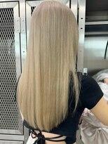 ウィコ 新宿(WICO)&nbsp;ホワイトベージュ[新宿駅/前髪/アンブレラカラー/イメチェン]