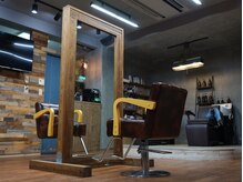レイアロハ 八王子(Lei Aloha)の雰囲気（SDG'sに準ずる古材などの廃材を使った内装に店内をリニューアル）