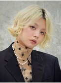 抜きっぱなしホワイトブロンドニュアンスレイヤーボブ
