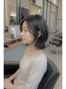 ソッカ(socca) 切りっぱなしミディアムレイヤーボブ