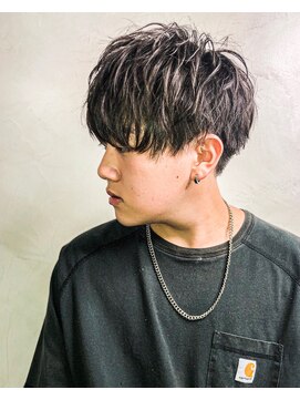 ジゼル(gisele) 刈り上げ束感マッシュ