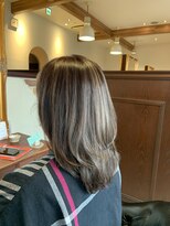 アドラーブル 女池店(adorable) 【くびれレイヤー】【グレージユ×ハイライト】【30代40代】