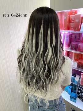 リリィー(LILY) 【LILY】ブラック×ホワイト 担当 石田 蓮