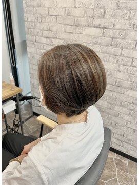 ベルポ(Bellpo) グレイヘアの下準備♪白髪ぼかしハイライト