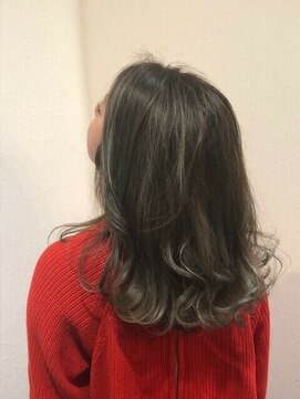 ヘアストーリー リズム(hair story r ism) バレイヤージュからのシルバーグラデーション♪30代40代50代