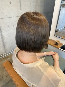 ブルー JR高槻本店(BLUE) ぱつっとボブ