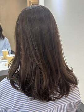 ヴィオットバイサロン(Viot by Salon) 薄めバング長めバングフェイスレイヤーミディインナーグレージュ