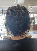 ベリーショートウルフアッシュブラックカルマパーマ