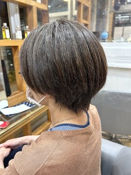 スタジオ アルファプラス 日暮里店(studio α+) ステップボーンカットカットボブショートハイライト白髪ぼかし