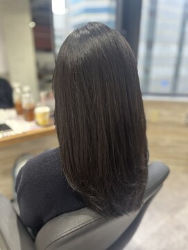 リーオオサカ(Lee Osaka) 韓国×レイヤーカット×東芽生