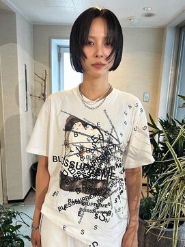 ユヌ(Une) kotaro ステップカットで上品な都会的ボブ