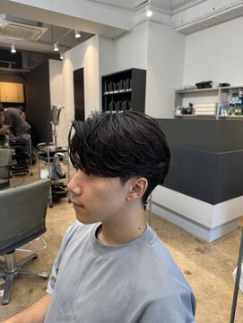 アロー 船橋店(AROH) MEN’S HAIR/ブルーブラック/フェザーパーマ/船橋