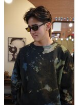 エディ(Edy)&nbsp;メンズセンターパートフェザーパーマ刈り上げ眉カット韓国ヘア