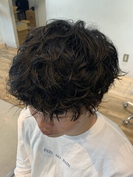フィフス(fifth) フェザーマッシュ ツイストパーマ 無造作ヘアツーブロック