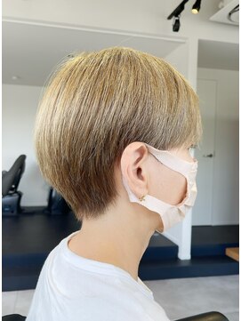 ユーリ(JUURI) ハイトーンカラーのすっきりショート