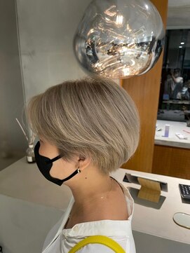 ニカイ(2F) 似合わせカット/イメチェン/ハイトーンカラー/くびれヘア