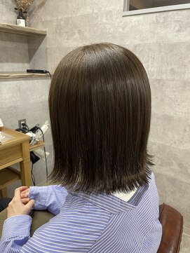 ナチュラル グロー 仙台駅前店(Natural grow) 切りっぱなしボブとオリーブベージュ