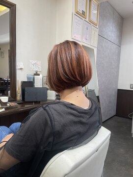 ムーブ(Moob) 女性らしい華やかなpink orange color×ボブ【別府】