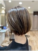 白髪ぼかしハイライト　重めショート