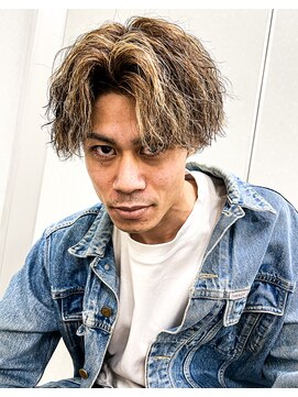 ヘアアンドフェイス ルースト(hair&face ROOST) 【垢抜け】ブラウンハイライトツイスパセンターパート