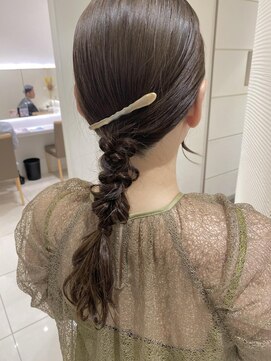 エン(en.) 結婚式お呼ばれヘアアレンジ