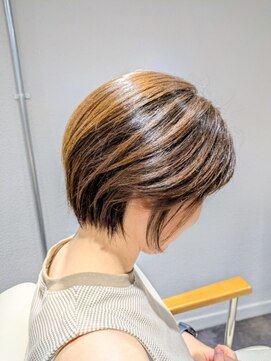 カミケンアジト(kamiken.ajito) 絶壁解消◎美シルエットショート【カミケンアジト/福島】