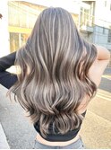 ハイライトショートヘア海外レイヤーカットイルミナカラー