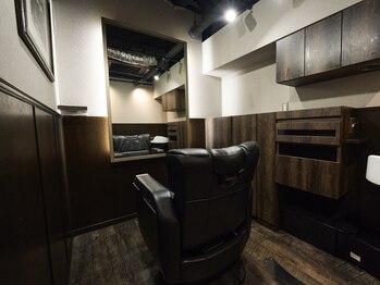 ラヴィ ニュー スタンダードバーバー 浜松町(LAVIE NEW STANDARD BARBER)の写真/全席個室のメンズサロン。他では味わえない極上の時間を[LAVIE NEW STANDARD BARBER 浜松町大門]＜理容室＞