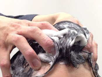 レオンOKの写真/【南平岸1分】頭皮の汚れを落とし、潤いを与え髪のハリツヤ感もUP◎ヘッドスパもご好評いただいています♪