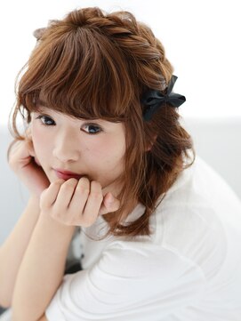 アース 高崎店(HAIR & MAKE EARTH) フェミニンルーズな編み込みアレンジ【EARTH高崎】