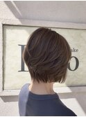 ハイライト&ローライトを効かせたショートボブ