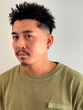 サンディーズバーバーショップ(Sandees) ストリートツイストスパイラルフェード