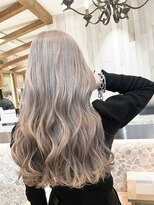 ラグーン(LAGOON) ミルクティー　ベージュ　透明感　巻き髪　インナーカラー　韓国