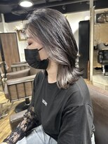前髪　マルチ　ピンクベージュ　インナーグレージュ　ウルフ